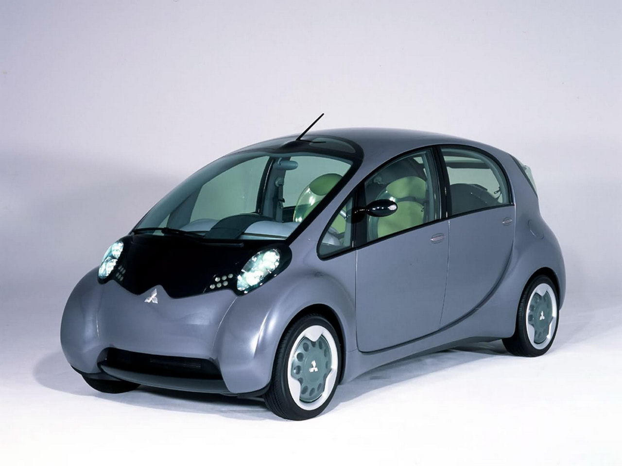 Mitsubishi i 2003 001.jpg